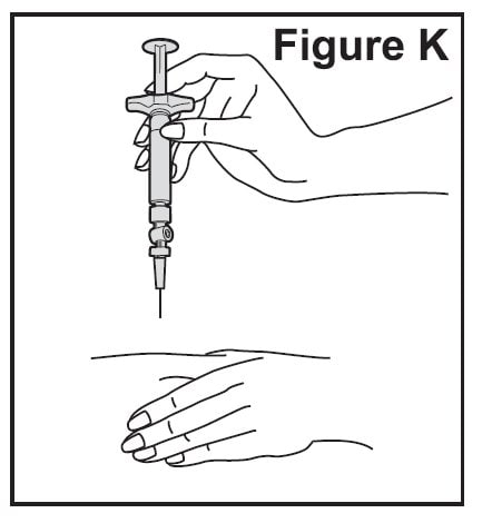 Gently pinch the skin around the site with the thumb and forefinger of the other hand (See Figure K). Insert the needle straight up and down into your skin at a 90° angle with a quick, dart-like motion.image
