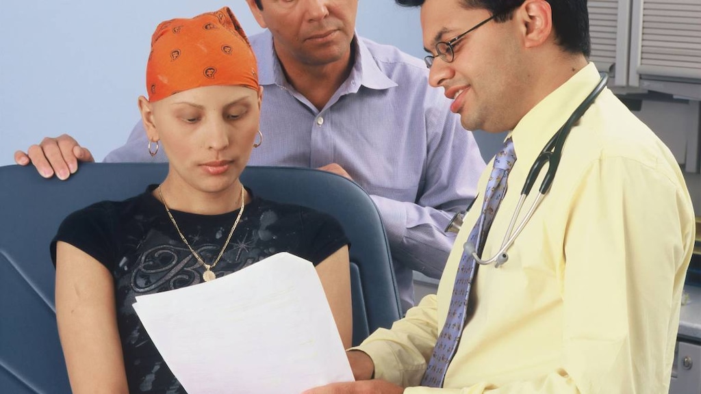 Doctor briefing patient