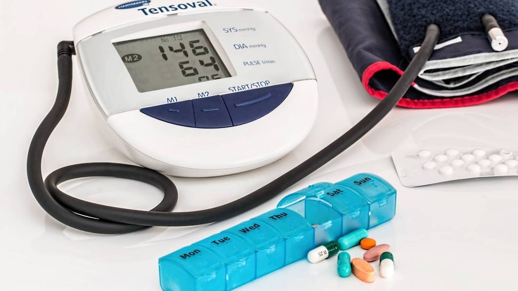 Blood pressure monitor