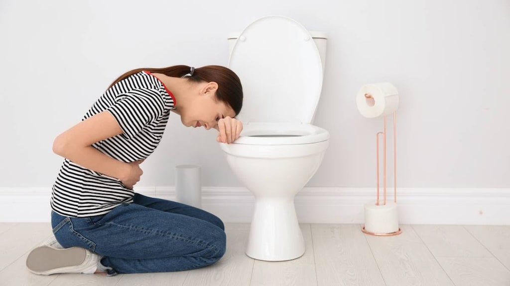 Nausea and Vomiting: Causes, Diagnosis, Treatment - Medicine.com